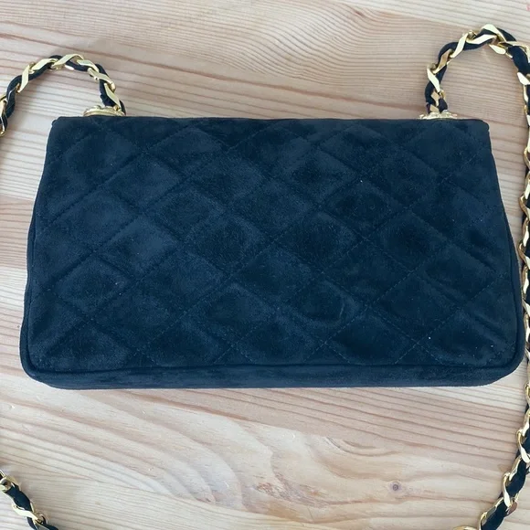Vintage Black Suède Chanel evening purse - Picture 10 of 13